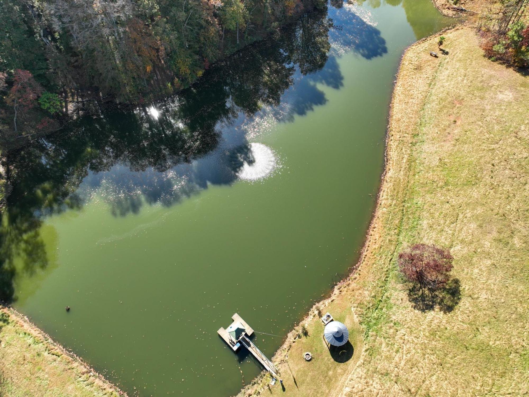 Southern Home And Fishing Lake. ゲインズビル エクステリア 写真